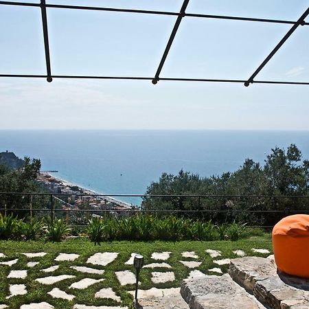 Casa Vacanze A Lea L'Ua 피날레리구레 외부 사진