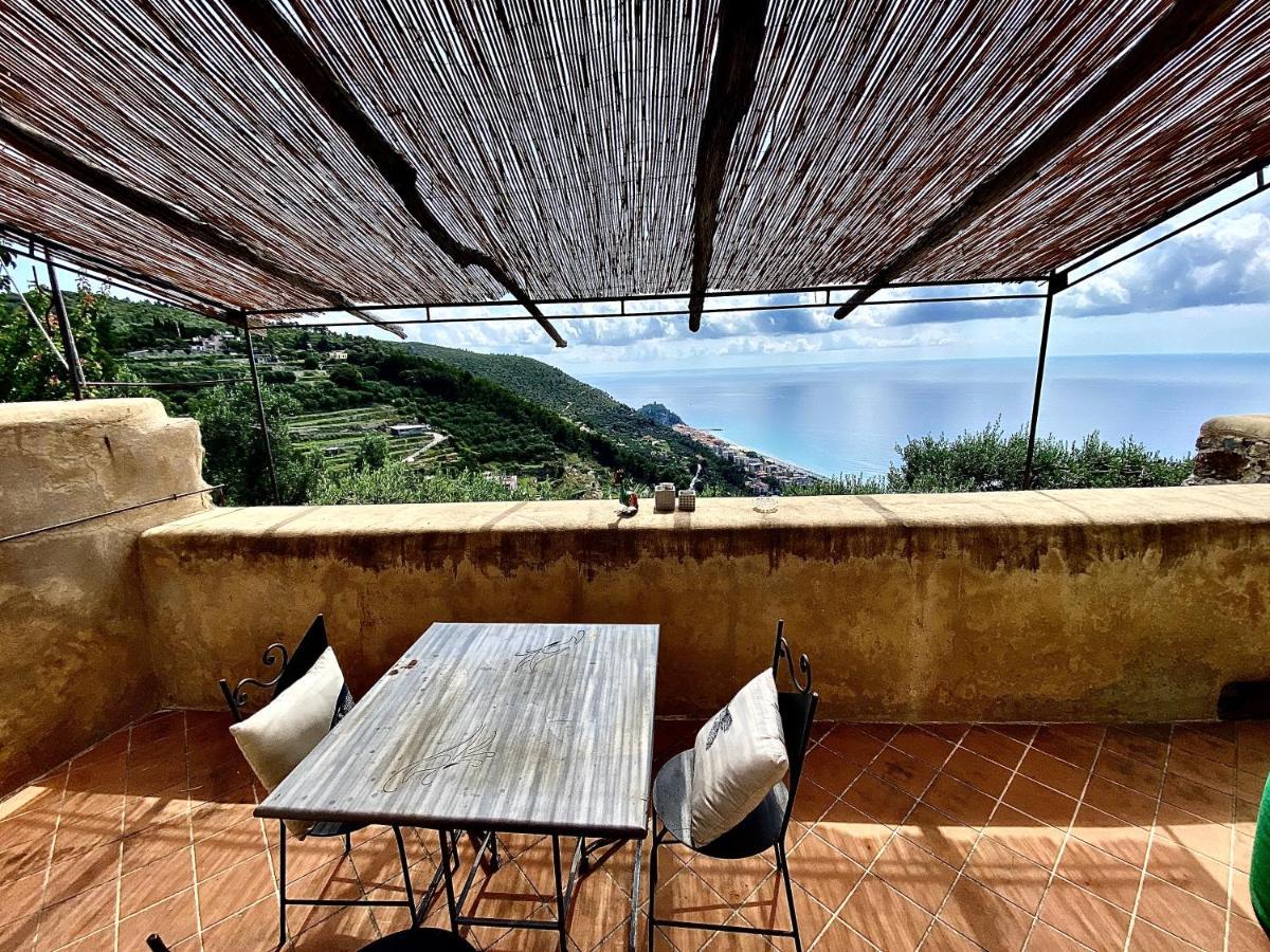 Casa Vacanze A Lea L'Ua 피날레리구레 외부 사진