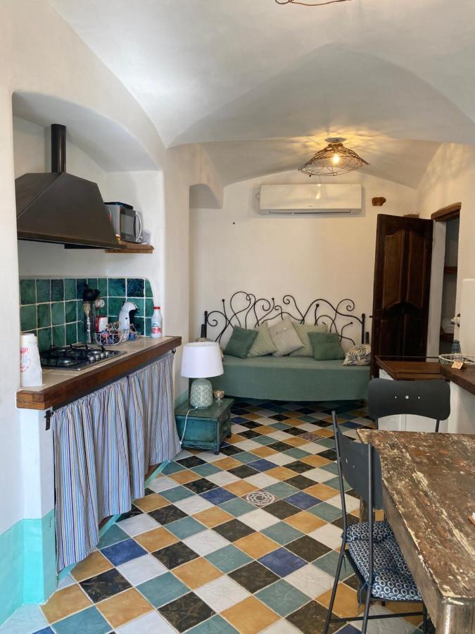 Casa Vacanze A Lea L'Ua 피날레리구레 외부 사진